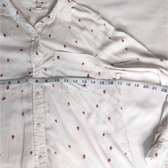 Beachlunchlounge Strawberry Button Down Shirt - Picture 8 of 9